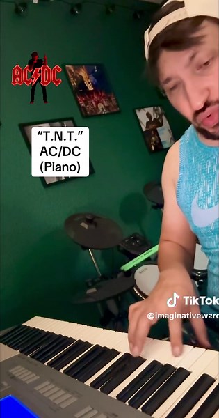 “T.N.T.” - AC/DC (Piano Cover) #singing #piano #acdc #metal #rock
