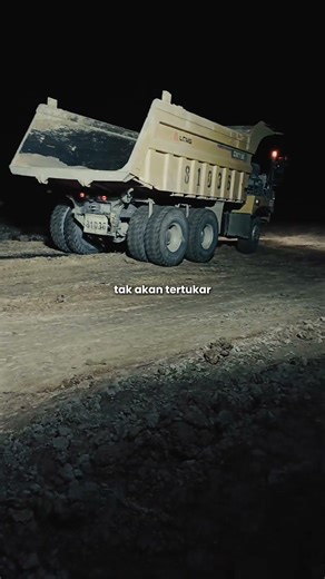 shiff malam hari loading material tanah