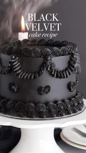 Black velvet cake recipe made without food coloring (dye-free)! #blackcake #blackvelvetcake #cake
