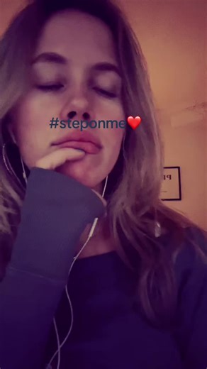 Vidéos de pinkprincess1804 (@pinkprincess1804) avec Step On Me - The Cardigans