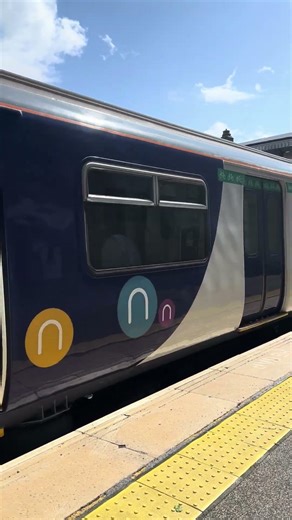 150006 departs dewsbury with “shave an a haircut 2 bits” tones! #shorts #train