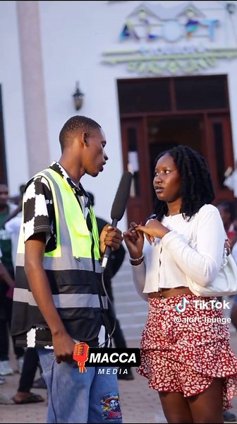 It's Weekend Y'll. Pure Vibes At The Lounge 💯💯 Leggoh!! #AloftWeekends #Friday #ke #tz