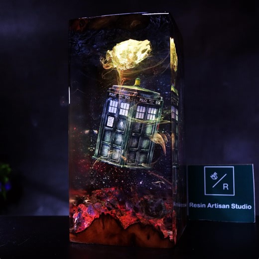 Diorama Dr Who - TARDIS Resin Figure Night Light, Dr Who TARDIS Resin Figure Gift, Custom Night Light, Valentine Idea Gift, Unique Lamp Gift - Etsy