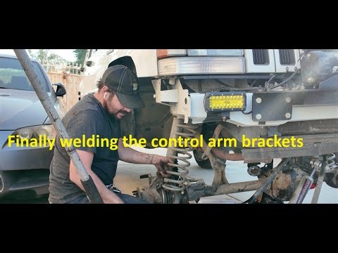 Getting around to welding ZJs control arm bracket