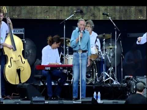 Ray Price - Way to Survive (Live at Farm Aid 2011)