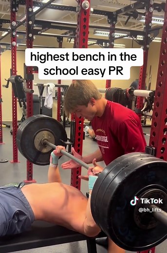 325lb easy bench PR. gettin up there #bh_lifts #lifting #bench #benchpress #strong