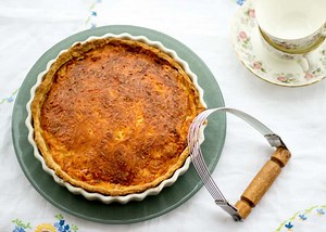 Gran's Incredible Ham and Cheese Quiche