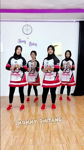 KISS KISS KISS KISS #dance #viral #trending #mommybintang #shorts #fyp