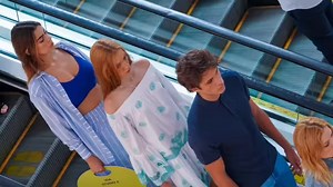 O RioMar de Folia começou com tudo para fazer você entrar no clima do Carnaval! 🎉 O cantor e compositor André Rio encantou a todos com grandes sucessos da sua carreira e de demais compositores que sempre estarão na nossa memória. 😍 De "Voltei, Recife" a "Chuva de Sombrinhas", não teve como não dançar e se divertir com essa apresentação inesquecível! 🤩 Confira agora os melhores momentos da abertura do RioMar de Folia com André Rio. 💙 #RioMardeFolia #AndreRio #carnaval #lazer #RioMarRecife | R