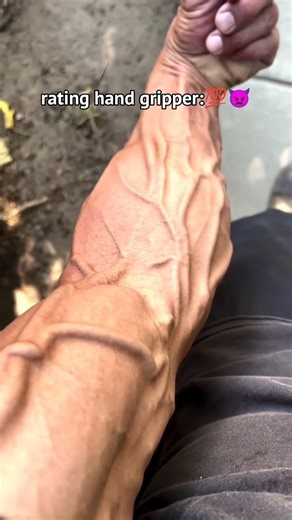 rating hand gripper 💯💪 #handgripper #forearms #veins #gripstrength