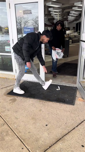 💵 He really thought he was getting that $100 bill… Turns out it’s even better 😮 Factory Furniture Outlet is having one of our BIGGEST SALES EVER with 30%, 40%, 50% — up to 70% OFF all showroom floor samples! Plus amazing deals on catalog items 🛋️ 📍 4250 211th St, Matteson, IL 60443 📞 708-283-5030 Come visit us today or call now before it’s gone! #foryou #fyp #furniture #luxury