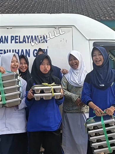 yang pasti-pasti iya ga kak😅 terima kasih yang mau di ajak konten MTS AL FALAH #sppg #badangizinasional#fyp #promomakanharian #mbg