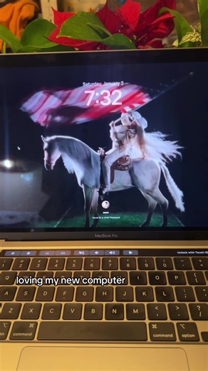 look at that horse #katsgods | computer