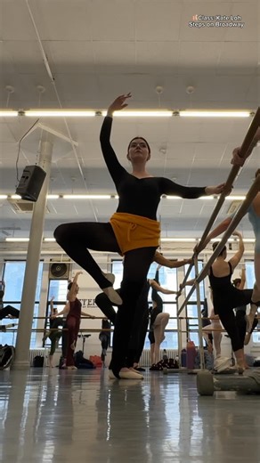 Eva Nys on Instagram: "love my @klo120 mornings at @stepsonbroadway 🥹❤️ now I just need to work on my core, pulling up on my supporting hip, leading with my heel even more, controlling the Shakira hips and probably 100 other things….but hey, that’s ballet 😂🩰class: @klo120 adv/int plus @masha_piano_gal on the piano ❤️"