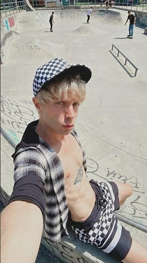 Skater boy outfit 🔥🎧🖤