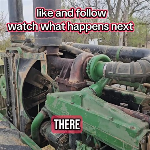 The biggest tractor breaks down at the worst time 郎#farmtok | MichiganMarinefarmer | Facebook