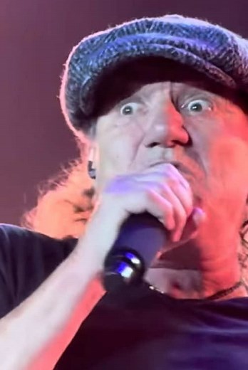 AC/DC: You Shook Me All Night Long Live Performance