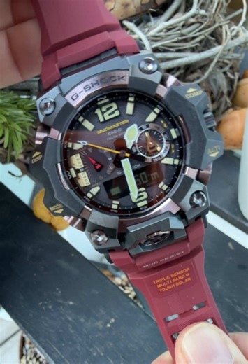 This G-SHOCK gives me serious Transformers vibes 🤖 What should it transform into? Car? Drone? Robot? Exosuit? 👇 #gshock #casio #mudmaster #gwgb1000 #toolwatch #watchtok #transformers #watchdavid