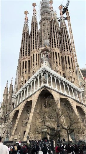 Sagrada Família, Barcelona 🇪🇸✨ Gaudí’s Timeless Masterpiece