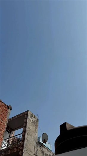 Pooja Devi on Instagram: "Mujhe log kehte hai kadmo ki dhul"