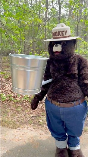 My favorite campfire magic trick. 🐻🎩