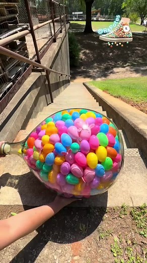 #BottleBreaking #SatisfyingVideo #FYP #TikTokPakistan #GlassSmash # satisfying