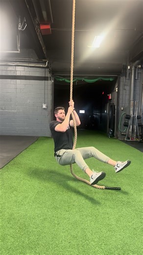 Seated flex arm hang on rope