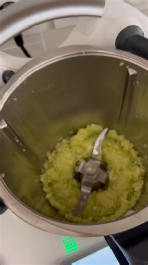 cake de courgette simple et healthy #recettefacile #maigrir #Cake #minceur #mincir #mincirsansregime #pertedepoids #PerdreDuPoids #perdreduventre #perdredugras #maigrirensemble #ReequilibrageAlimentaire #maigrirsansregime #maigrirsainement #recettemaison #cuisinetraditionnelle #cuisinemaison #courgette #cakechocolat | Info Dietetique