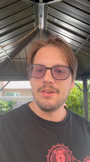 🎤Meet Erik Scott Kimerer at YumaCon! Voice of Ryuuji (Toradora!), Speed-o'-Sound Sonic (One Punch Man), Iguro Obanai (Demon Slayer), Gowther (Seven Deadly Sins), and more, Erik has brought some of anime’s most beloved characters to life. 🌟 From his theatre roots in Edmonds, WA to professional voice acting in Los Angeles, Erik continues to share his love of storytelling — both on screen and in live performance. Don’t miss your chance to meet this incredible talent! 🎙️✨ 🗓️ Event Hours: Saturda