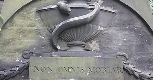 Nie całkiem umrzemy. Życie po śmierci istnieje – choć nie takie, jak sądzisz