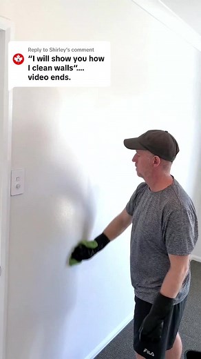 How to Clean Walls Like a Pro: Tips and Tricks