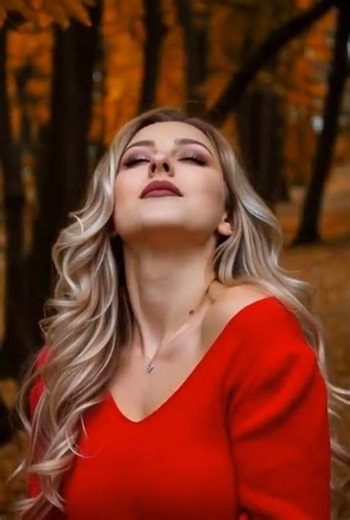 Beautiful Girl Transforms Into a Mama Cow in Seconds #Shorts #Transformation