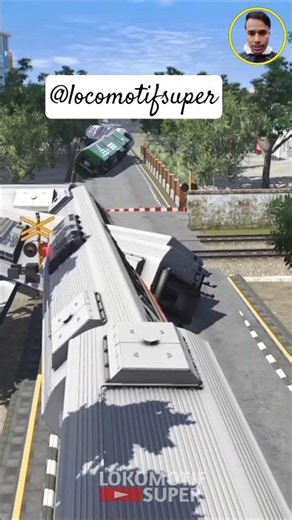 Kereta_Api_Ugal_Ugalan_Di_Palang_Pintu_gamekeretaapi_palangpintukereta_‪@LOKOMOTIFSUPER‬