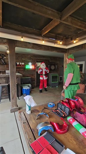 Santa and elf having too much fun! #viralvideo #christmas #santaclaus #merrychristmas #northpole