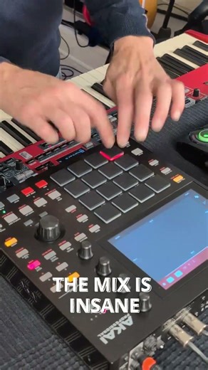 90's Piano Hip-Hop vs Dubstep on MPC 🎹🔥