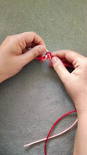 Aprende a hacer nudos de bola en pulseras