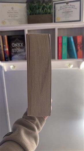 Exploring ACOTAR and ACOWAR: A Must-Read Journey