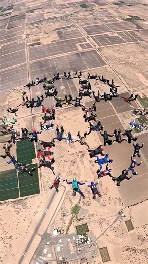 13K views · 360 reactions | Awesome footage from Alex and Trunk of the 2025 Arizona challenge by Arizona Airspeed. Creative formations and all the energy you’d expect from this high level event.   Alex Swindle and Mark 'Trunk' Kirschenbaum with a great edit of the 2025 Arizona Challenge by Arizona Airspeed. Skydive Arizona #SkydiveMag #Skydiving #Bigway #FormationSkydiving #ParaGear #PerformanceDesigns #FlyCookie #Sunpath | Skydive Mag | Facebook