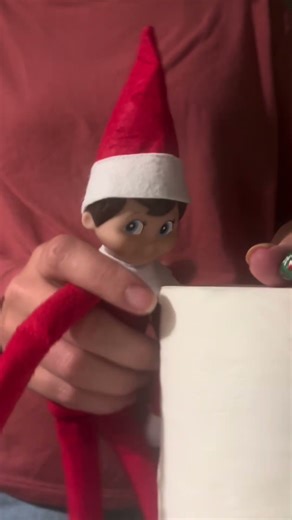 Elf Caught Pooping (Day 6) #elfontheshelf #elfontheshelfideas #momlife #christmas