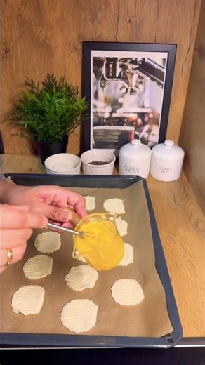 custard filled shells 🦪