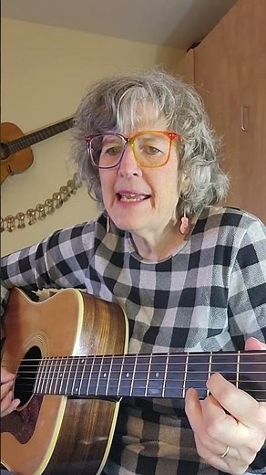 Learn to play "We Wish You a Merry Christmas" plus more #easyguitar #playchristmassongs