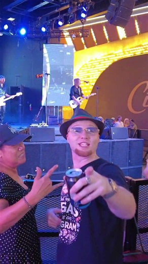 Things you see on Fremont Street - Part 183 | #fremontstreetexperience #vegas #fremontstreet