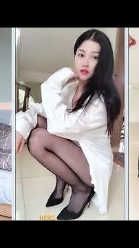 Squatting in PANTYHOSE lady!!!