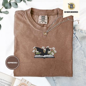 Embroidered Dragon and Daisies T-shirt, Comfort Colors Floral Tee, Cute Fantasy Reader Shirt, Cozy Gift for Book Club Librarians - Etsy