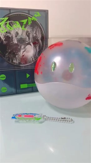 推主開箱 米津玄師 Plazma / BOW AND ARROW EP 哈囉特典版 直接在哈囉內部放入光碟盤 這設計很棒欸 @sayasa_letter | 颱風大肆虐