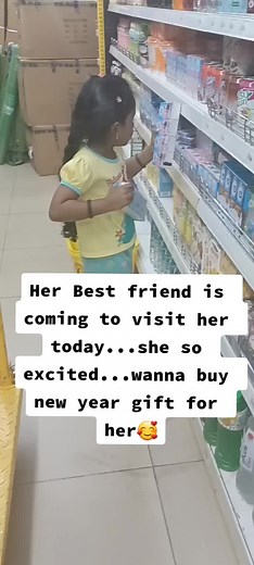 Such a lovely moment ...❤ Yaavana best friend Rou Shien came to visit her today...both of them missing each other so much in this school holidays..😘hope you guyz friendship will be continue forever💕#friendship #friendshipgoals