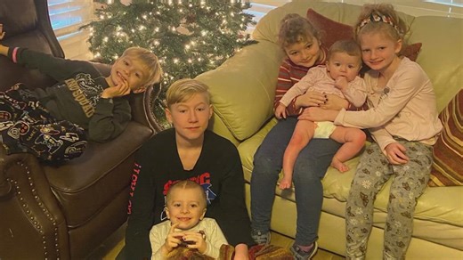Formerly homeless family of 8 in Bellingham moves into new house just in time for the holidays
