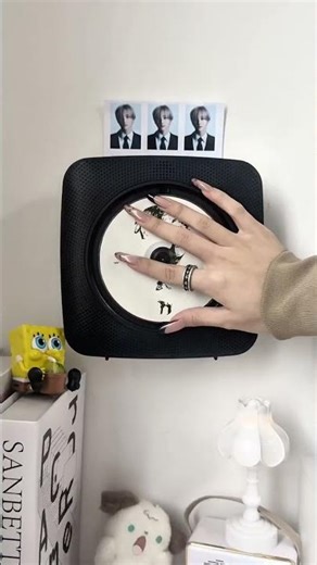 Turn your wall into art with this decorative CD player 💖💿- #cdplayer #cdcollection #gueraycdplayer