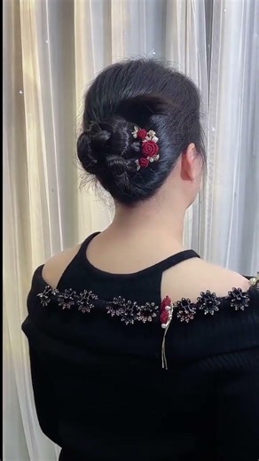 Wearing a cheongsam in this way makes one look elegant and refined#Updo tutorial#Simpl