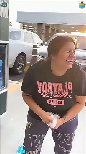 Ice making machine prank 😱🤣😂😜 #funny #prankvideo #comedy #whydidntmyexcomeback #funnyprank #usa